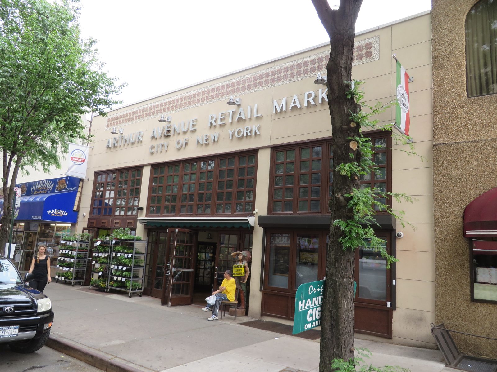 Arthur Avenue Retail Market