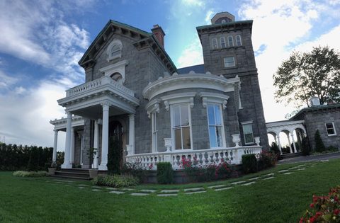 Steinway Mansion from its front lawn
