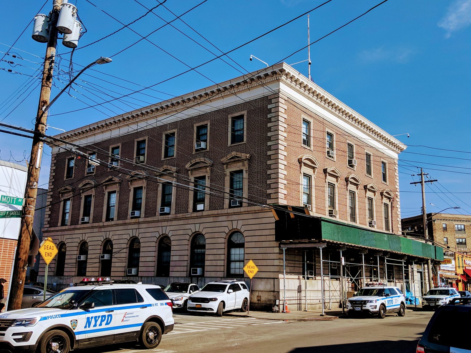 101st Precinct station house, Mott Avenue